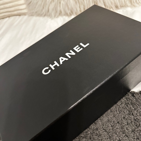 Selling gorgeous brand new (only warn once) Chanel ballet slippers. Orig box - Picture 7 of 7
